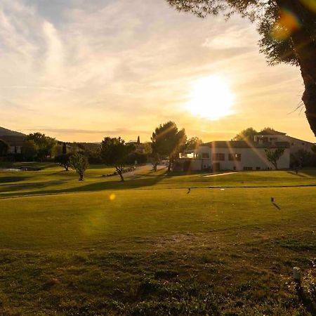 Magnifique Vue Lac Au Golf De Pont-Royal Mallemort Εξωτερικό φωτογραφία