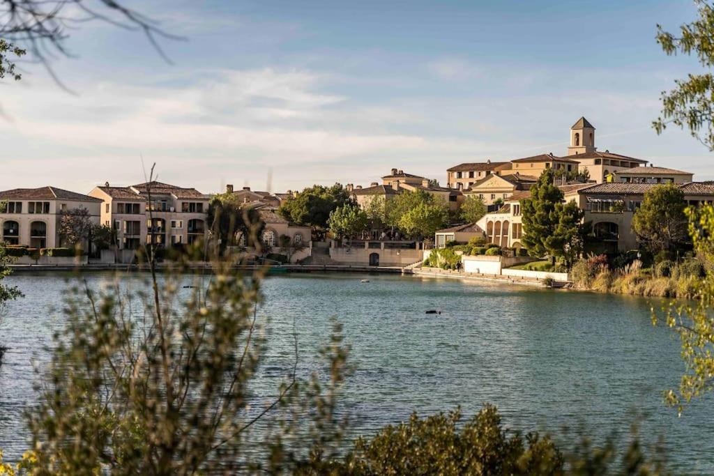 Magnifique Vue Lac Au Golf De Pont-Royal Mallemort Εξωτερικό φωτογραφία